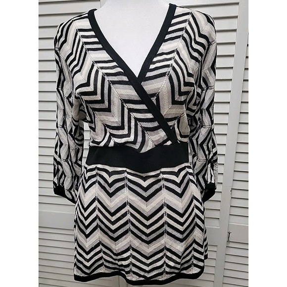 WHBM White Metallic Silver Black Chevron Sweater Tunic Women's SZ Medium Dressy - Picture 1 of 8
